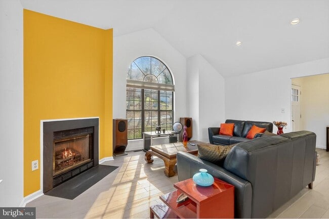 Building Photo - 7011 Fox Chase Rd