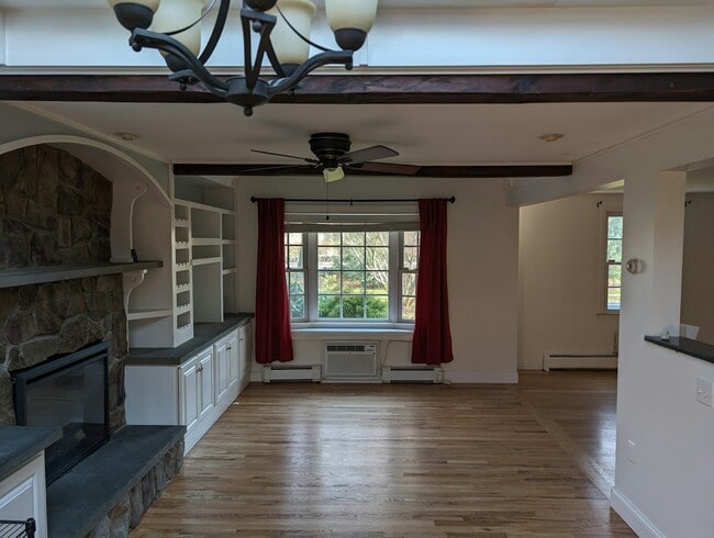 Building Photo - 247 Woodland Rd