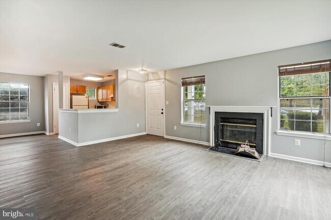 Building Photo - 10901 Postern Ct