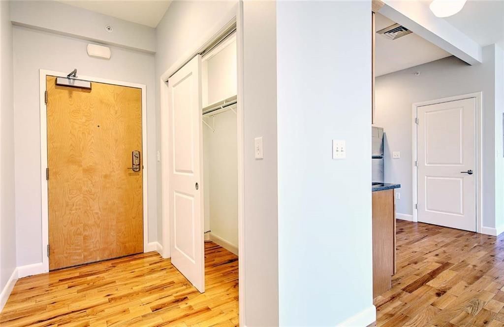 Building Photo - 400 Hope St