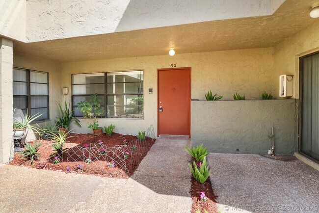 Building Photo - 2590 Coral Springs Dr