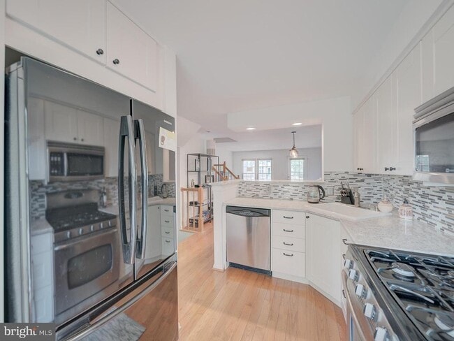 Building Photo - 3022 Kings Village Rd