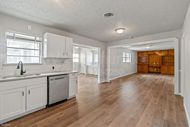 Building Photo - 4025 Field St