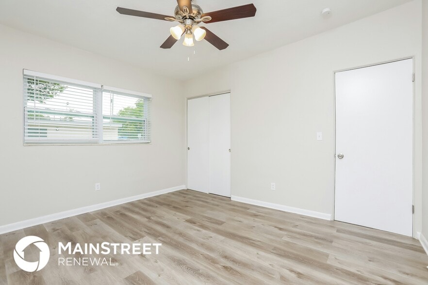 Building Photo - 5730 Oleander Dr