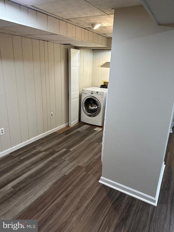 Building Photo - 6521 Gildar St