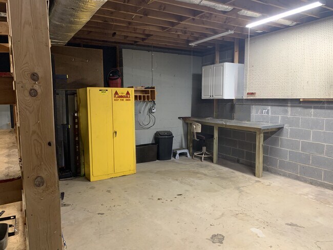 Building Photo - 5239 Ferry Creek Ln