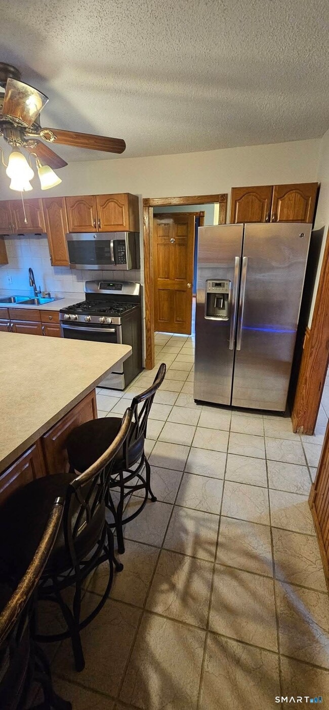 Building Photo - 207 Bassett St