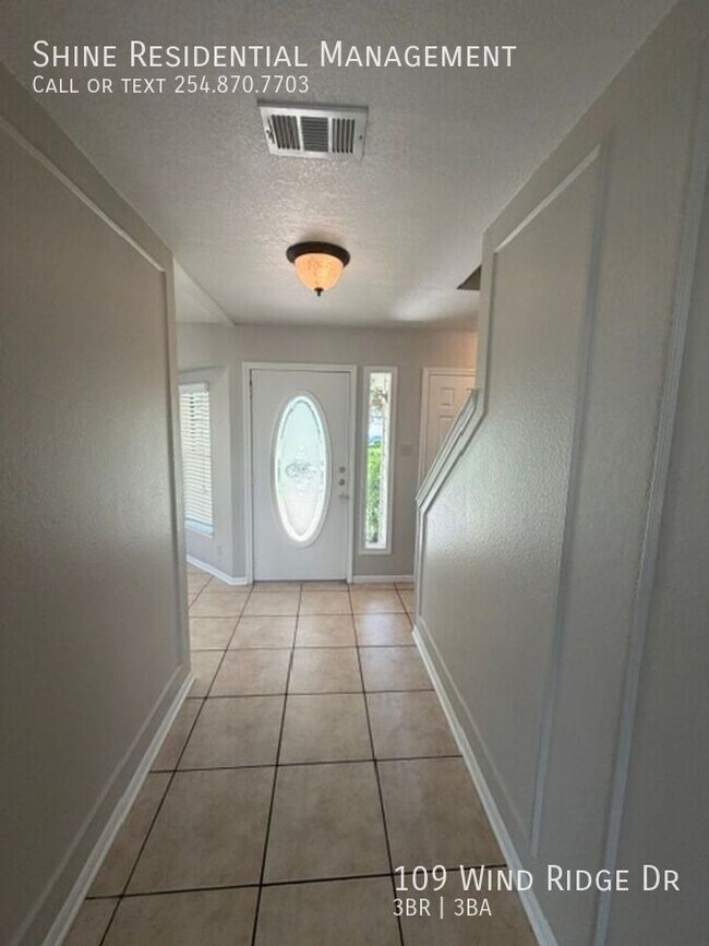 Building Photo - 109 Wind Ridge Dr