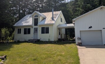 Building Photo - 3 Bedroom, 1 bathroom Home on Secondary Bead Lake Lot