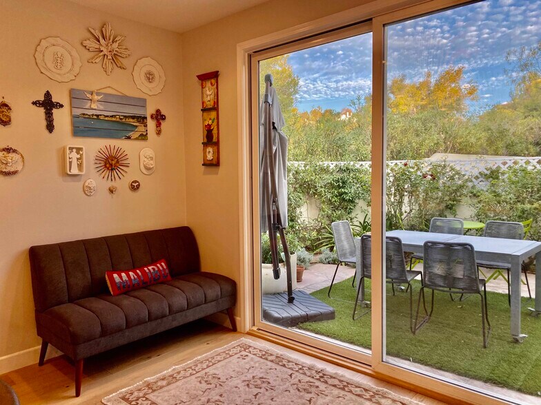 Building Photo - 6481 Zuma View Pl