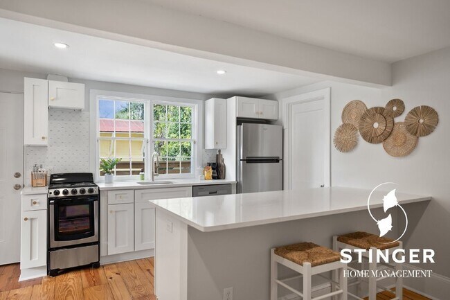 Building Photo - 606 Carteret St