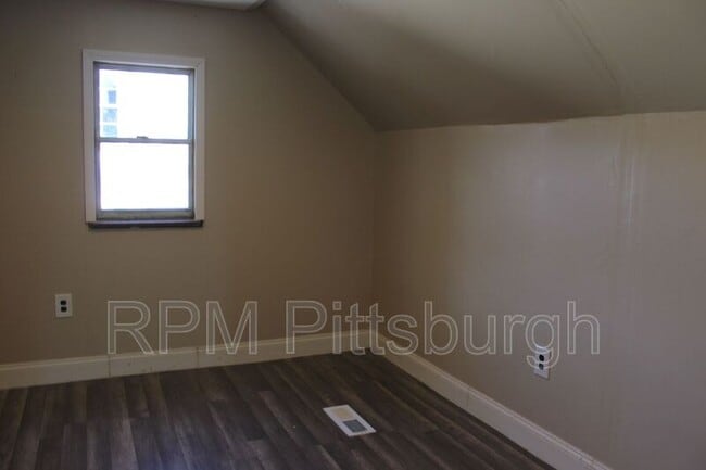 Building Photo - 753 Jefferson Rd