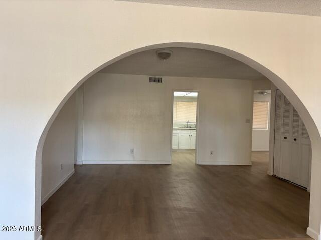 Building Photo - 1329 W Kiowa Ave