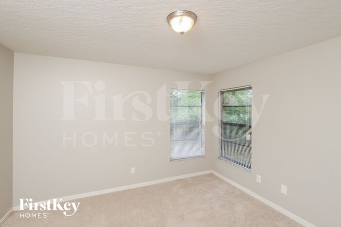 Building Photo - 601 Londonderry Cir SE