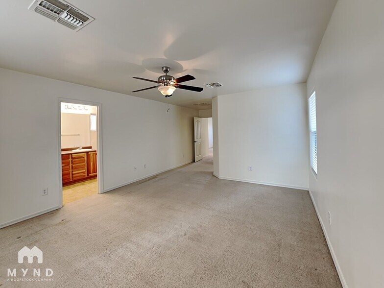 Building Photo - 7056 S GREENEYES Ln
