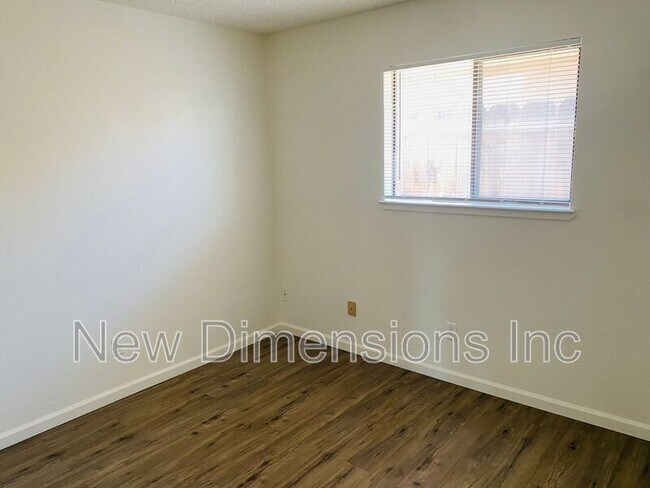 Building Photo - 190 N Nevada St