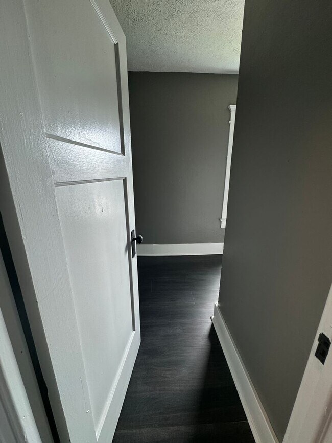 Building Photo - Rent to Own in Crestline Available Now