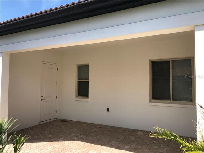 Building Photo - 8896 Bismarck Palm Dr