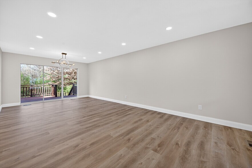 Building Photo - 1447 Pepperdine Ct