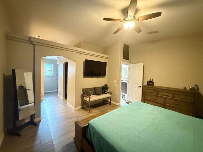 Building Photo - This home has EVERYTHING and is ready for you!