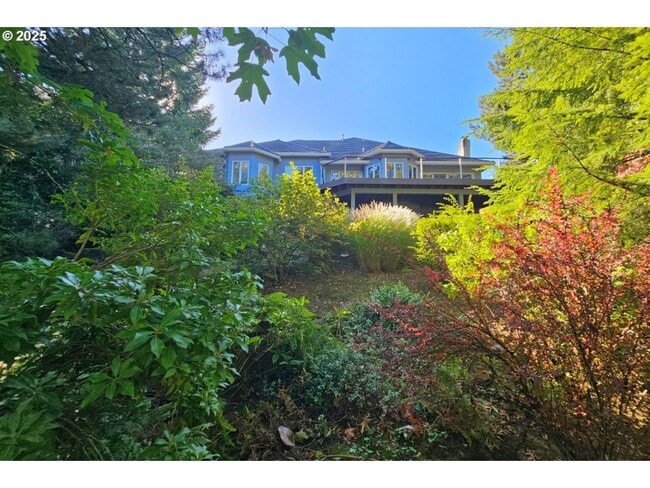 Building Photo - 1140 SW Fairfax Pl