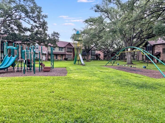Building Photo - 2206 Shadowdale Dr