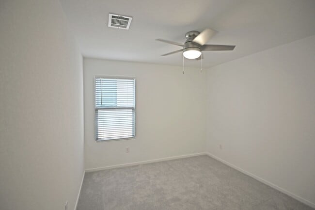 Building Photo - 1502 Tiptop Mdw