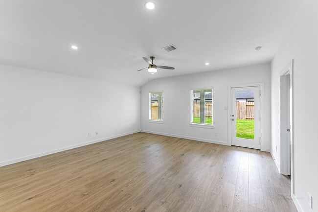 Building Photo - 30226 Belgrade Pk Ln
