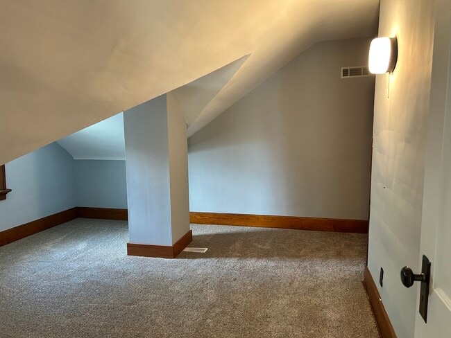 Building Photo - 15122 S Illinois St