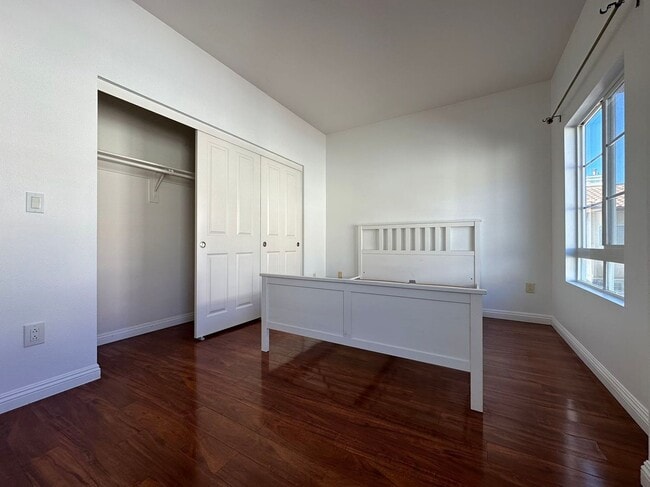 Building Photo - 5 BEDROOM HOME FOR LEASING IN West Covina