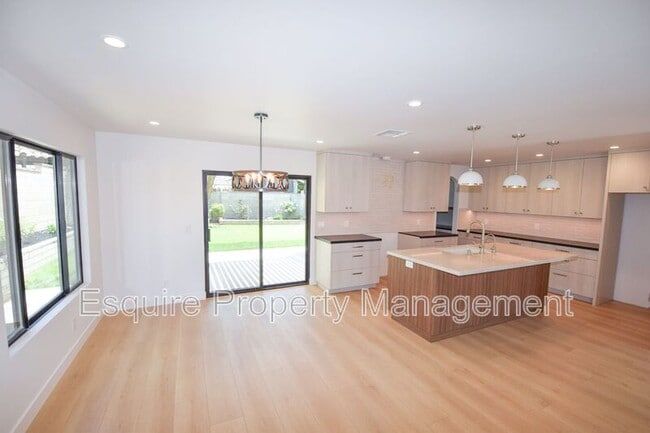 Building Photo - 1530 Dapple Ave