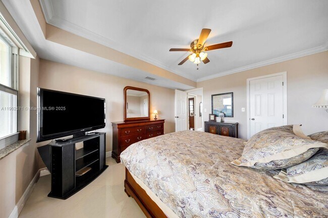 Building Photo - 3095 N Course Dr