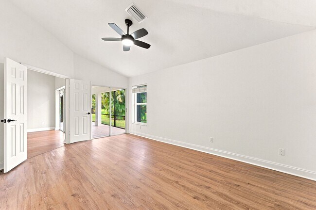 Building Photo - 3708 Kent Dr