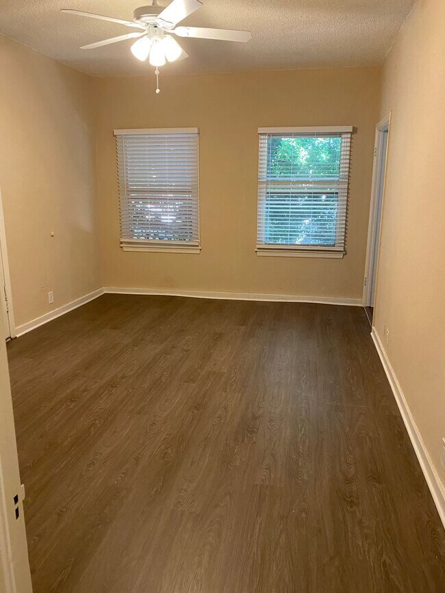 Interior Photo - 461 W Colorado St