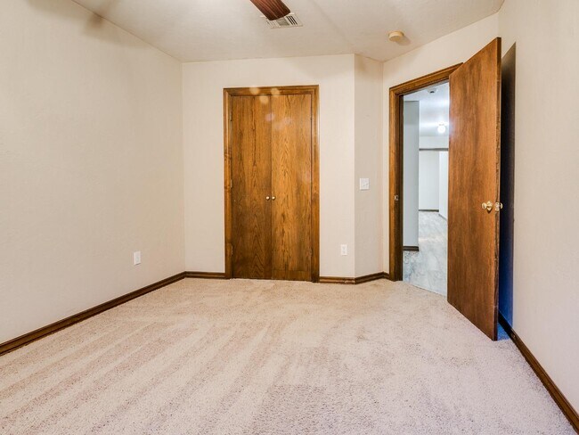 Building Photo - 3520 SW 127th St