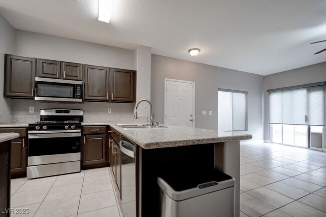 Building Photo - 2586 Land Rush Dr