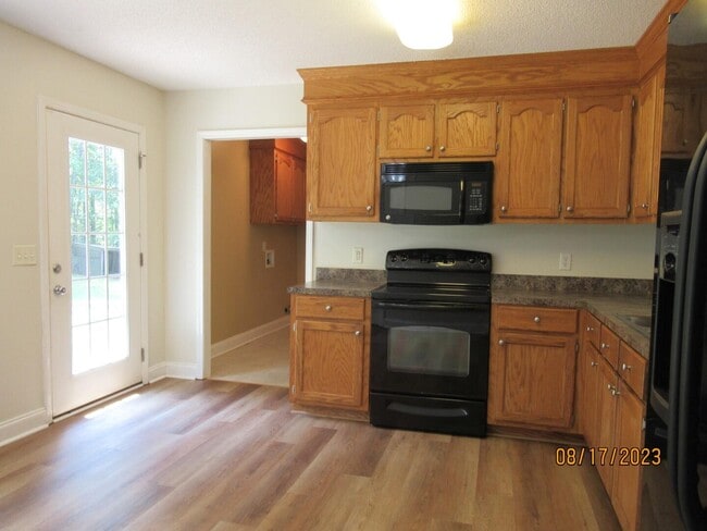 Building Photo - 4690 Great Oak Cir