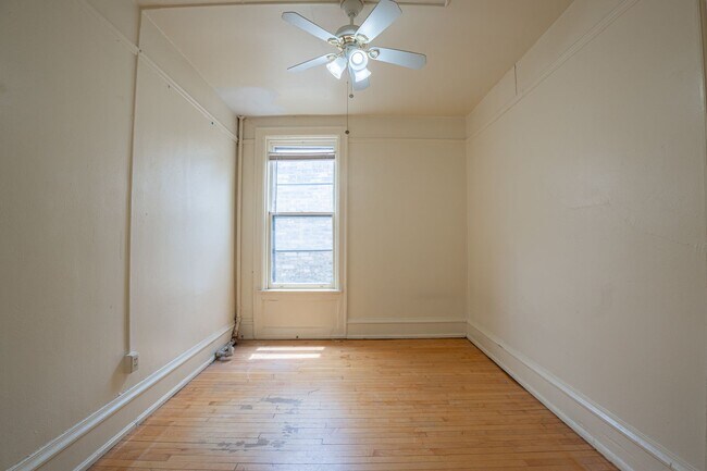 Building Photo - Comstock