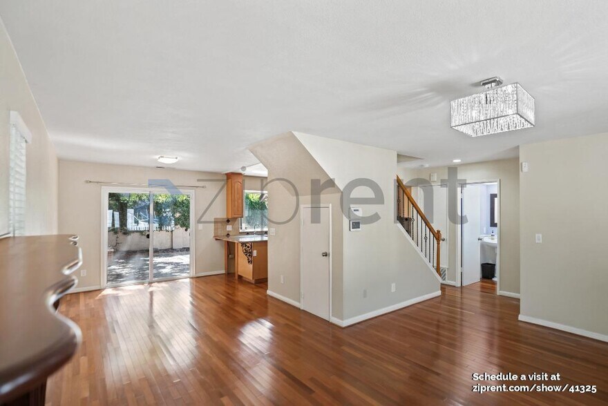 Building Photo - 35685 Terrace Dr