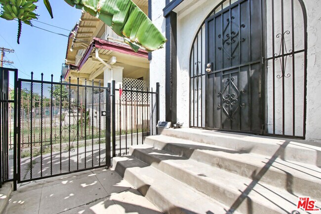 Building Photo - 2625 San Marino St