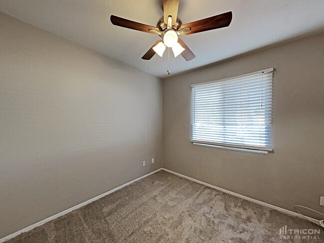 Building Photo - 15253 N 53rd Ave