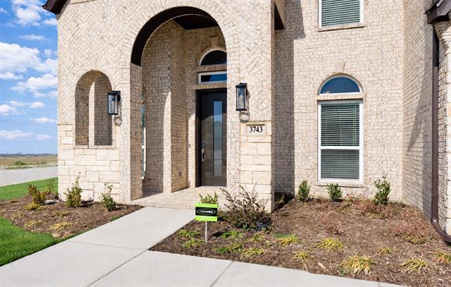 Building Photo - 3743 Milwaukee Ave