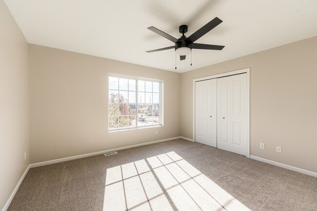 Building Photo - 639 Stonegate Dr