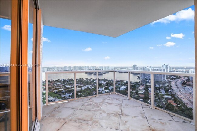 Building Photo - 19111 Collins Ave