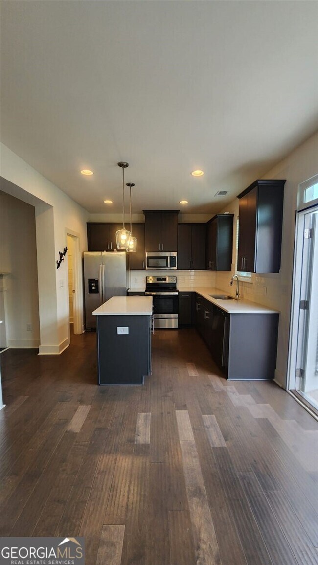 Building Photo - 300 Auburn Valley Wy