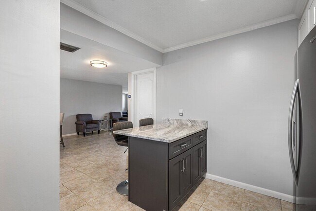 Building Photo - 2420 Deer Creek Country Club Blvd