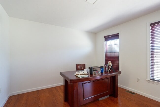 Building Photo - 30 Briarcliff Dr