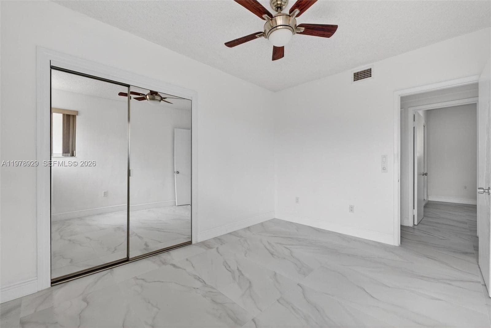 Building Photo - 1470 N Treasure Dr