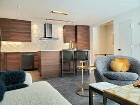 Building Photo - 2831 Sunflower Loop S