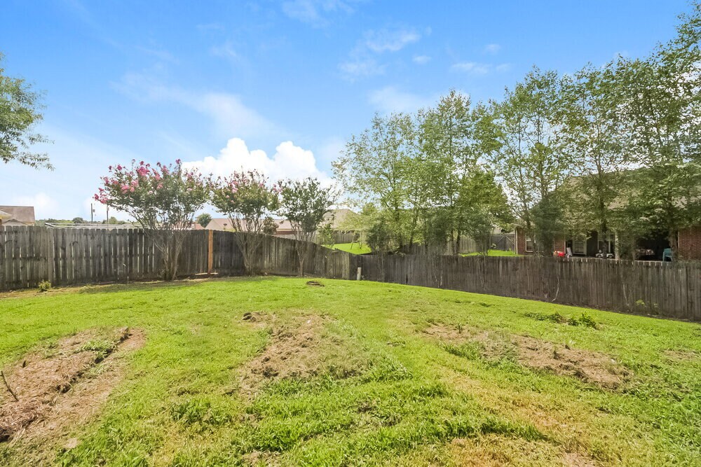Building Photo - 6465 White Hawk Ln